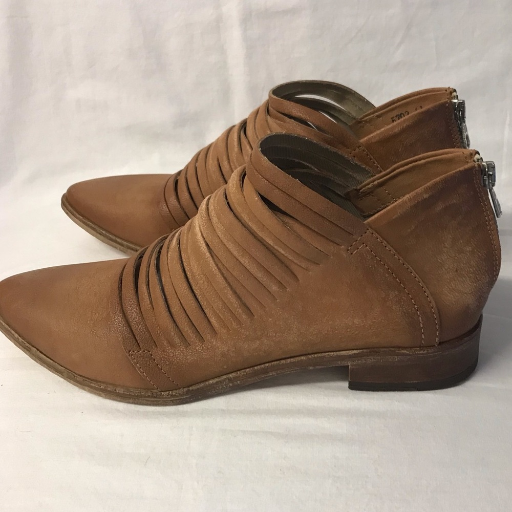 NWT Free People Lost Valley Ankle Boots, SZ 10,Tan